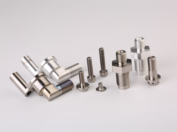 鈦合金螺絲的密度是多少?如何處理滑絲現(xiàn)象?