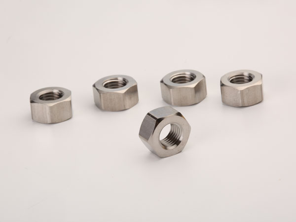 經(jīng)常使用六角螺母的原因是什么?