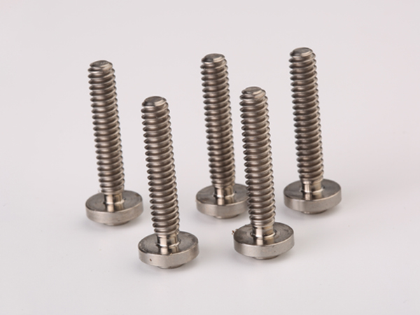 選擇鈦合金螺絲廠家要看這幾點(diǎn)