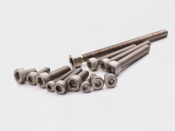 如何選擇純鈦螺絲廠家?