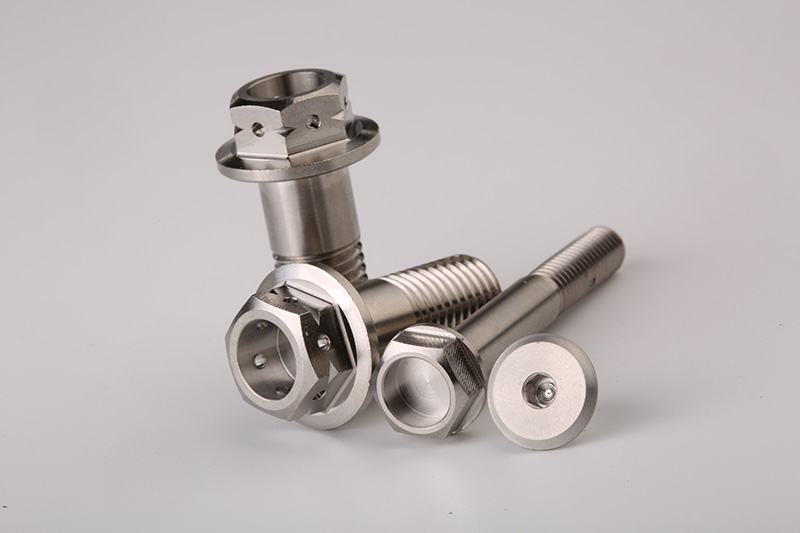 鈦標(biāo)準(zhǔn)件.jpg 鈦標(biāo)準(zhǔn)件.jpg