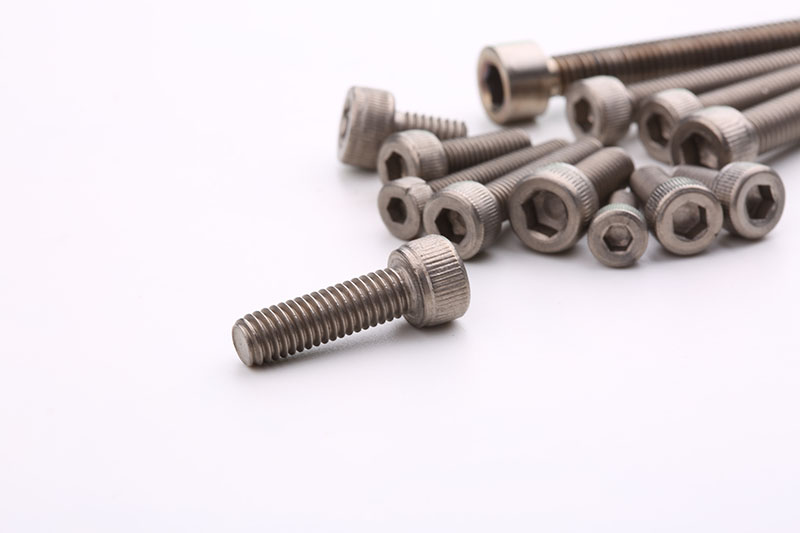 鈦螺絲.jpg 鈦螺絲.jpg