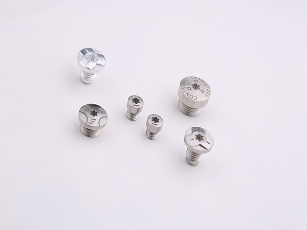 鈦合金螺絲如何應(yīng)用在高爾夫球桿上